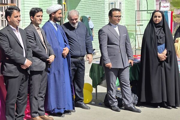 جشن عاطفه‌ها؛ لبریز از مهربانی در دبستان دخترانه قدر بهارستان ۲