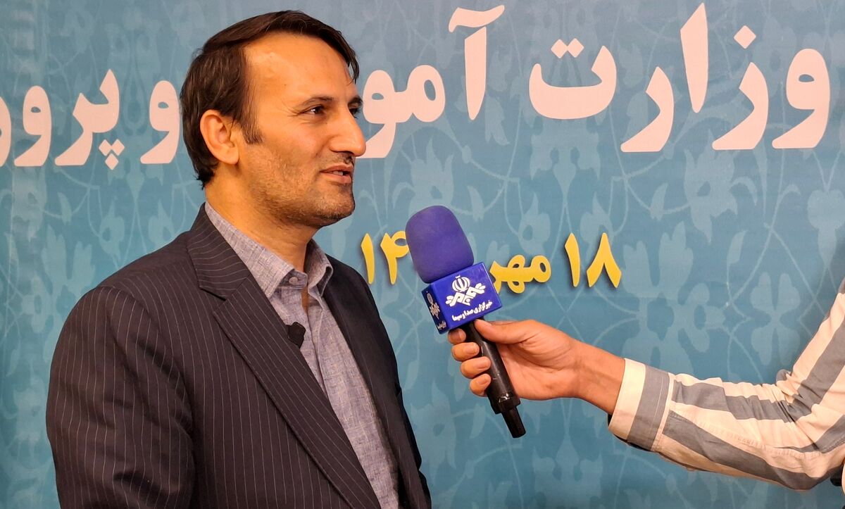 اقامه نماز در مدارس ابتدایی، زمینه‌ساز تربیت دانش‌آموزانی موفق و افتخارآفرین است