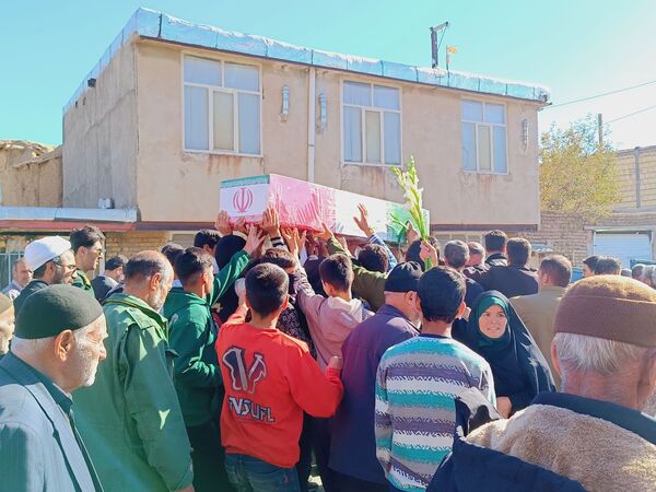 مردم علی‌آباد دمق جوکار از شهید گمنام استقبال کردند