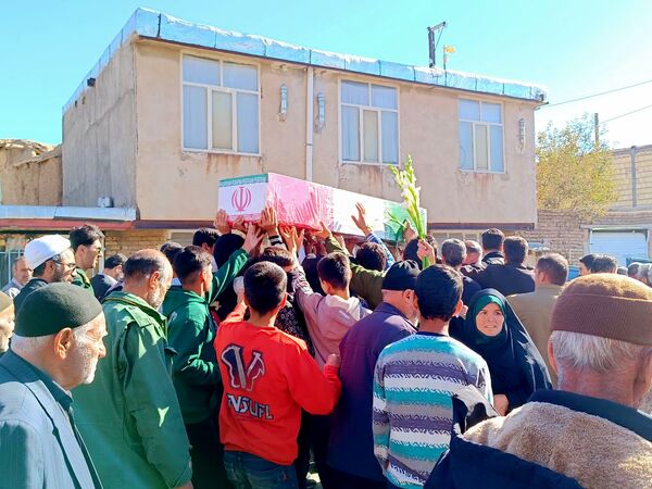 مردم علی‌آباد دمق جوکار از شهید گمنام استقبال کردند