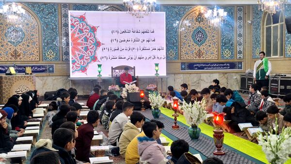 محفل هفتگی انس با قرآن به میزبانی استان البرز در آستان امامزاده حسن(ع) کرج
