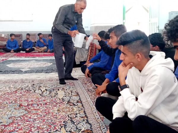 آیین استقبال باشکوه از شهید گمنام در مسجد مهدیه فین