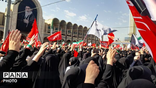  تهران در سوگِ رهبر شهید ایستاد