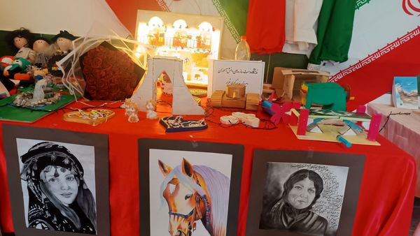 نمایشگاه ایرانمون در مدرسه خدیجه کبری شهرستان کیار