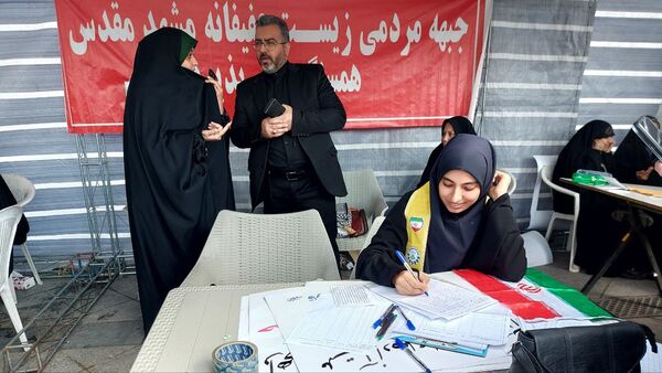 حضور پرشور دانش آموزان پیشتاز مشهدی در راهپیمایی یوم الله ۱۳ آبان