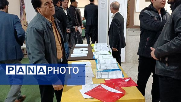 تقدیر از برترین های مدرسه نمونه آیت‌الله خامنه‌ای 