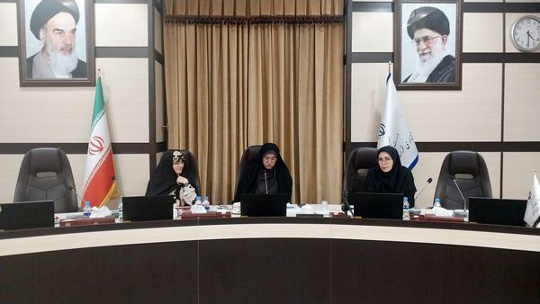 کارگروه دختران نواجوان و جوان مشهد با مشاور معاون رئیس جمهور در امور زنان وخانواده 