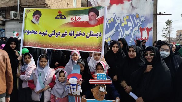  مشقِ اقتدارِ دخترانِ سرخسی در مطلعِ فجرِ ۴۷