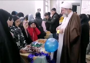 برپایی ایستگاه‌های صلواتی دانش‌آموزان دیباج در گلزار شهدای گمنام به مناسبت ولادت امام زمان (عج)