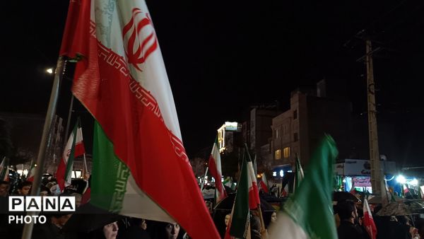 اجتماع مردمی در بیست و چهارمین شب در حمایت از جبهه حق در بلوار فضل نیشابور