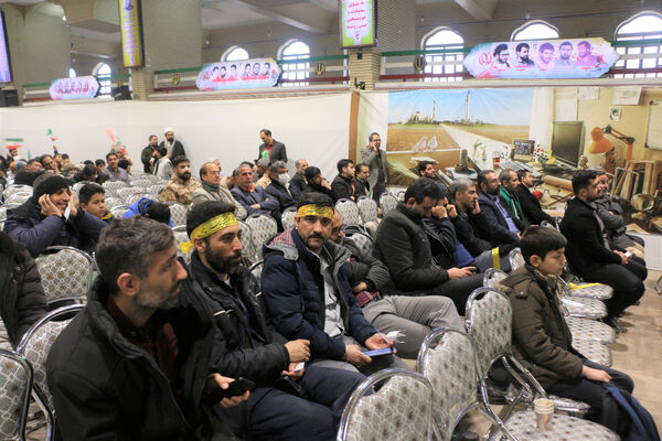رونمایی کتاب «از مدرسه تا سنگر» در قم