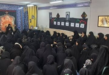 مراسم یادبود رهبر شهید در دبیرستان تزکیه دوره دوم شهرری