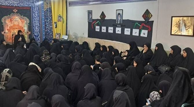 مراسم یادبود رهبر شهید در دبیرستان تزکیه دوره دوم شهرری