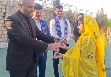 بازدید صبحگاهی مدیرکل اداره آموزش و پرورش استان چهارمحال وبختیاری از تشکلات سازمان دانش‌آموزی استان