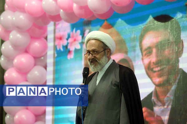 جشن ازدواج ۷۳۰ زوج دانشجوی در حرم حضرت معصومه(س)