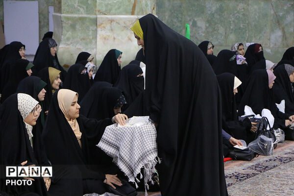 جشن ازدواج طلبگی ۲۰۰ زوج در حرم حضرت معصومه(س)