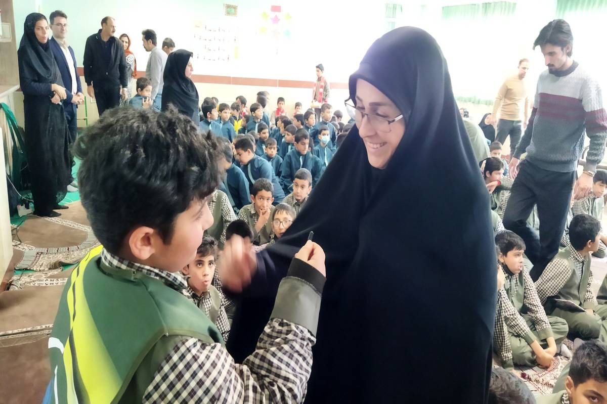 هفته کتاب و کتابخوانی فرصت مناسبی برای هدایت دانش‌آموزان به سوی ترویج فرهنگ مطالعه است