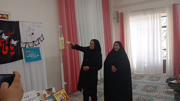 نسیم دانایی در کویر مروست: هفته کتاب و کتاب‌خوانی با شور و نشاط در مدرسه زینب(س) 