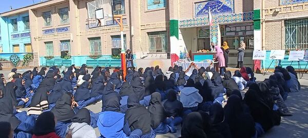 تقدیر از دانش‌آموزان برتر علمی در بیرجند