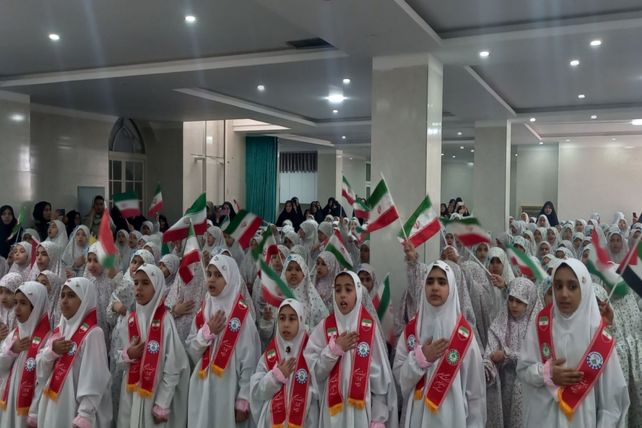 جشن تکلیف جمعی از غنچه‌های باغ ایمان در شهرستان کمیجان 