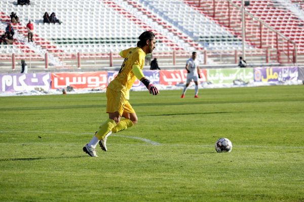 بازی تراکتور و ملوان در تبریز