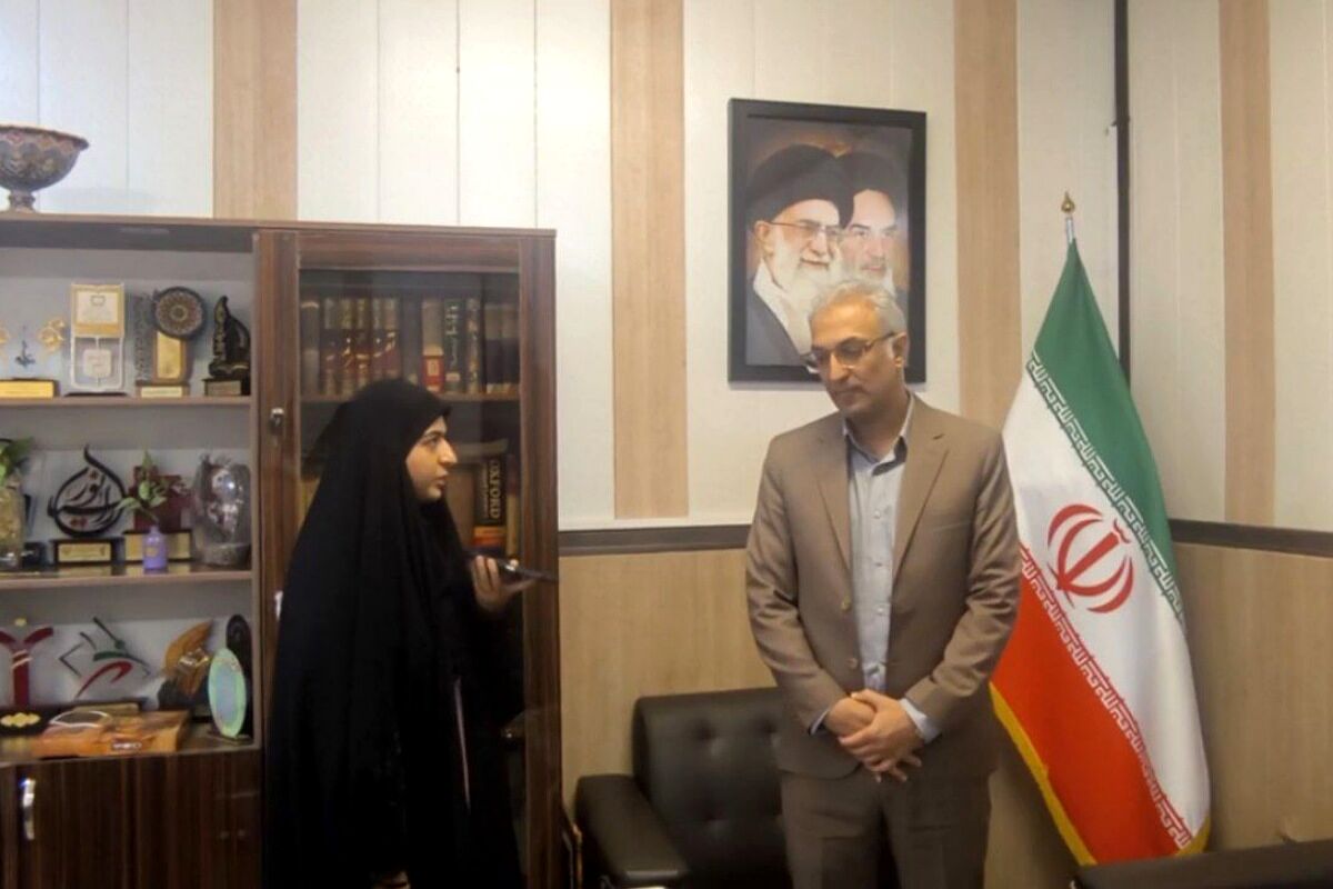هدف از برگزاری جشن عاطفه‌ها در مدارس ناحیه یک شهر ری، همدلی و حمایت از دانش‌آموزان نیازمند است