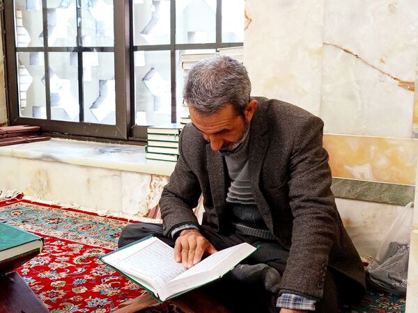 تلاوت دسته جمعی قرآن به مناسبت ماه مبارک رمضان
