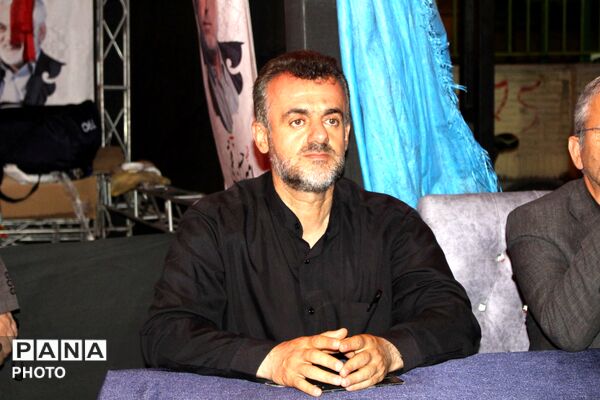 پاسخگویی مستقیم مسئولان نظرآباد به شهروندان در میز خدمت شبانه 