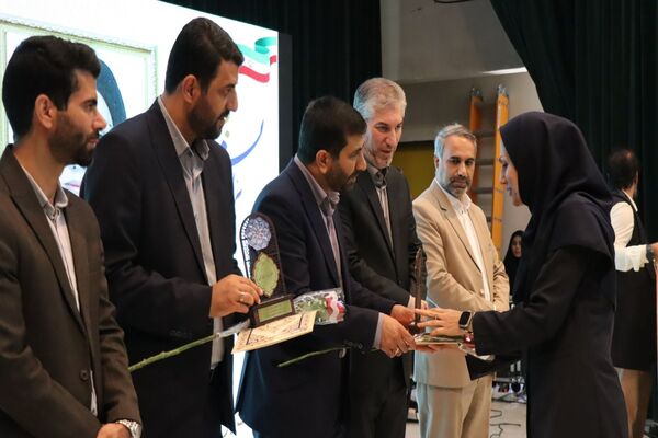 تجلیل از طلایه‌داران برتر تعلیم و تربیت ، آیین تقدیر از معلمین نمونه شهرستان پاکدشت 