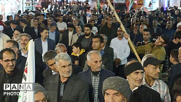 حضور پرشور مردم کوهدشت در تجمعات شبانه برای شصت ویکمین شب متوالی