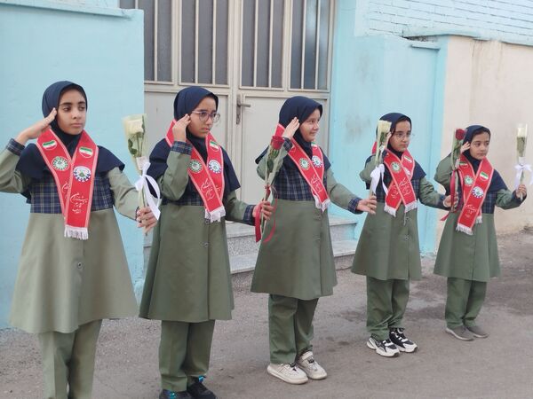 آیین جشن عاطفه‌ها در دبستان ولایت سمنان 
