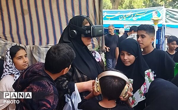 موکب واقعیت مجازی  در پیاده روی جاماندگان اربعین حسینی نیشابور‌ 