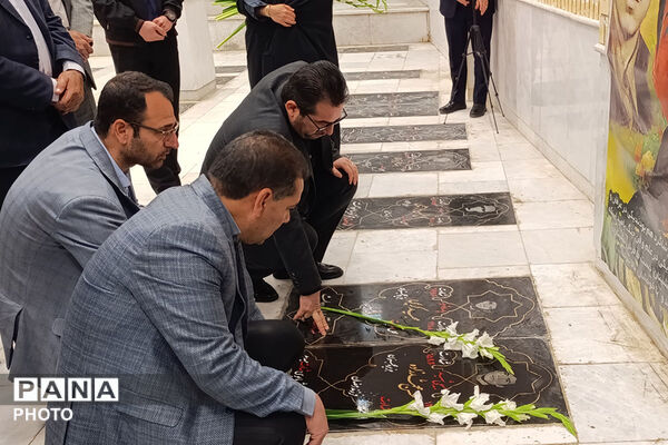 گلباران مزار شهدای معلم در بجنورد