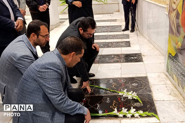 گلباران مزار شهدای معلم در بجنورد