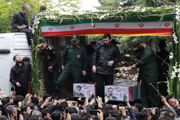 تشییع پیکر شهدای خدمت در تبریز