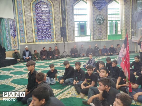 همراهی پیشتازان پسر بردسکن در مراسم «احلی من العسل»