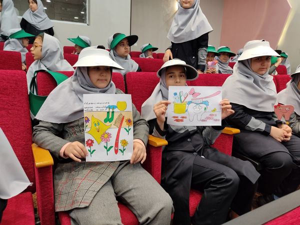 اجرای طرح «وارنیش  فلوراید تراپی » در مدارس ابتدایی استان اردبیل