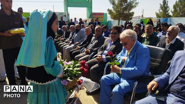 آیین افتتاحیه دبیرستان شش‌کلاسه آیت‌الله مروج در شهر چخماق 