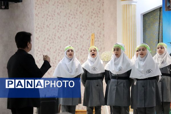 مراسم تجلیل از مادران، همسران شهدا و بانوان جانباز فرهنگی آذربایجان شرقی