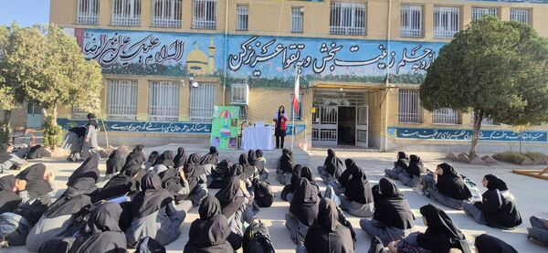 گرامیداشت هفته پدافند غیرعامل در مدرسه زنده جانی شهرستان کاشمر 