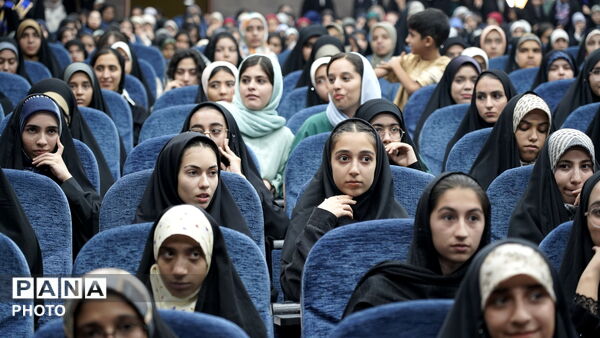 اختتامیه نمایشگاه های مدرسه انقلاب