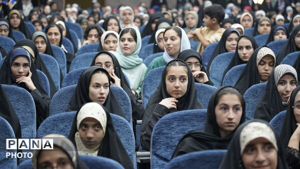 اختتامیه نمایشگاه های مدرسه انقلاب