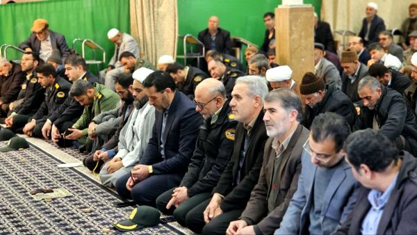  نماز عبادی، سیاسی جمعه با رنگ و بوی دهه فجر در فاروج