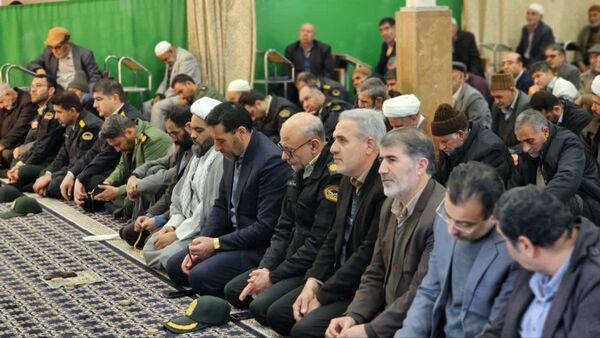 نماز عبادی، سیاسی جمعه با رنگ و بوی دهه فجر در فاروج