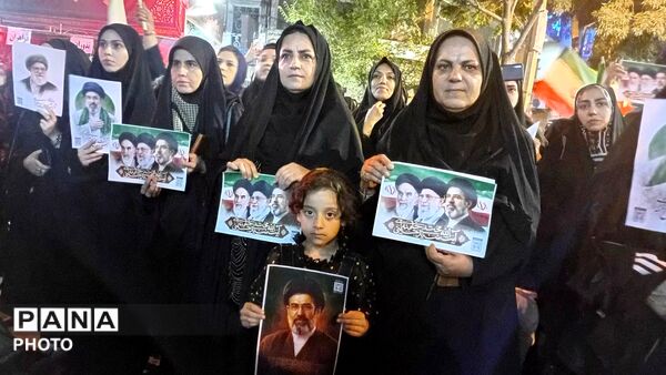 هم‌نوایی فرهنگیان و دانش‌آموزان اهر در سوگواره شبانه رهبر شهید