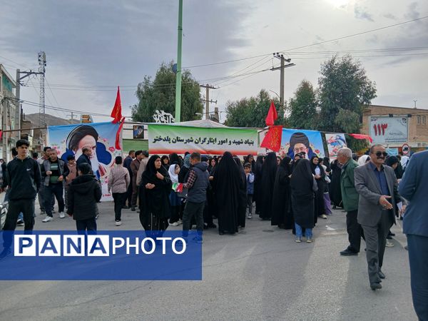 حضور پرشور مردم شهرستان پلدختر در راهپیمایی ۲۲بهمن 