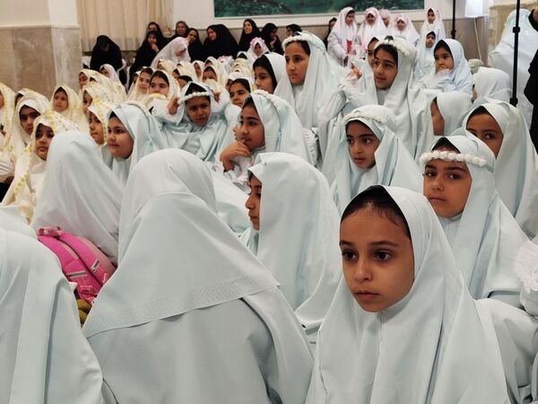 جشن تکلیف برای ۳۶۰ دانش‌آموز پایه سوم شهرستان فاروج