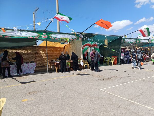 جشنواره و نمایشگاه بومی و محلی بهار در بهار روستای جندابه