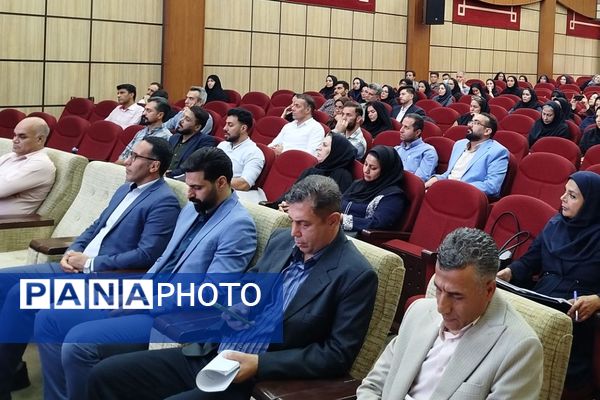 نشست تخصصی مدیران اماکن ورزشی در اداره کل شهرستانهای استان تهران 