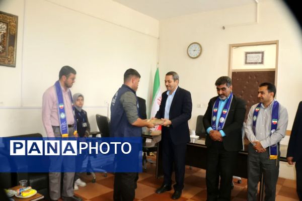 تجلیل از دانش‌آموز خبرنگاران پانا